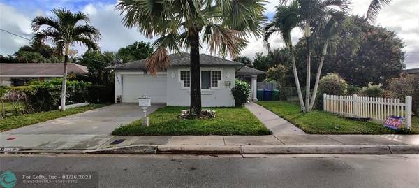 1561 W 15th St, Riviera Beach, FL 33404