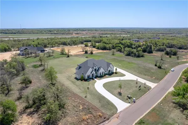 3224 Somerset Farms Road, Newalla, OK 74857