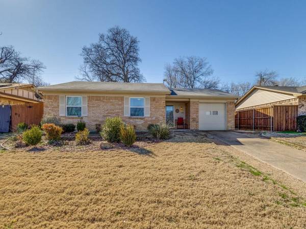 346 Linkwood Drive, Duncanville, TX 75137