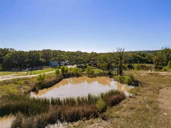 1387 County Road 140,  Whitesboro,  TX 76273