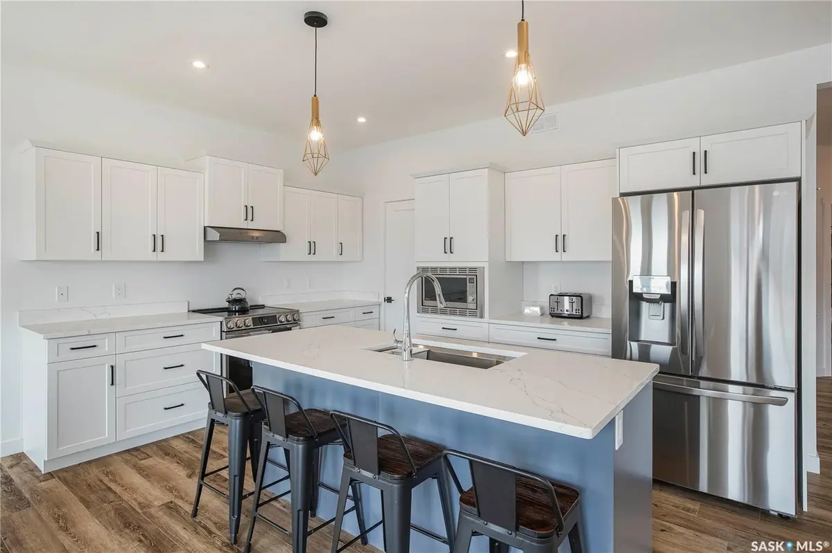 138 Keith WAY, Saskatoon, SK S7V 0X7