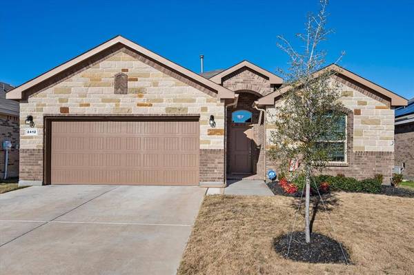 2412 Moon Ranch Drive,  Weatherford,  TX 76087