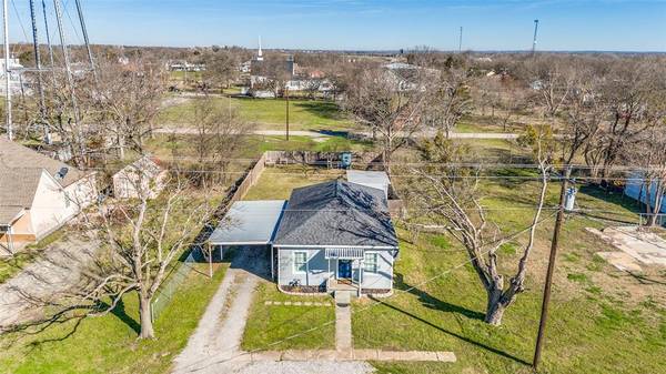 118 E Saunders Street,  Trenton,  TX 75490