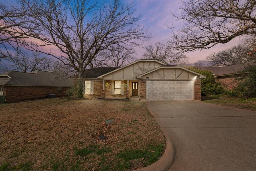 2109 Reverchon Drive, Arlington, TX 76017