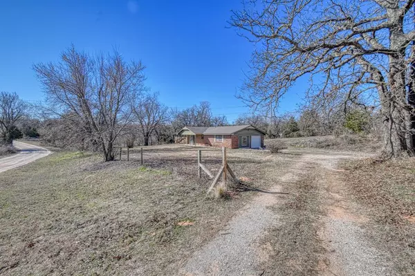 8304 Buckwood Road, Newalla, OK 74857