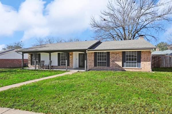 2313 Louise Lane, Ennis, TX 75119