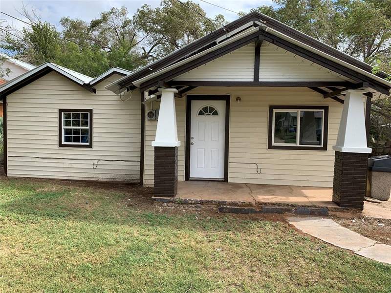 403 Bowie Street, Sweetwater, TX 79556