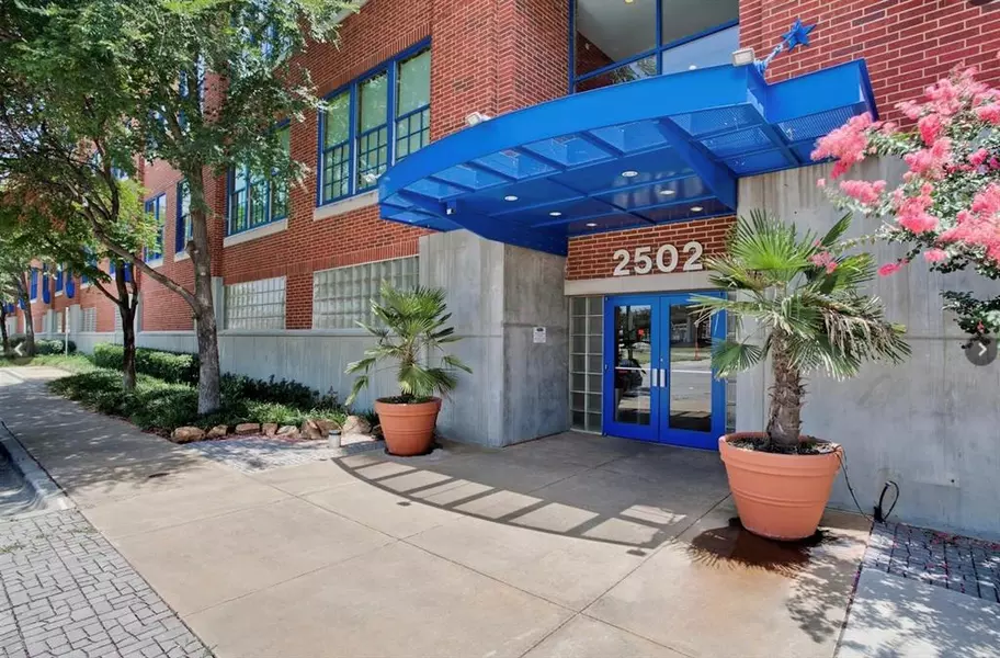 2502 Live Oak Street #214, Dallas, TX 75204