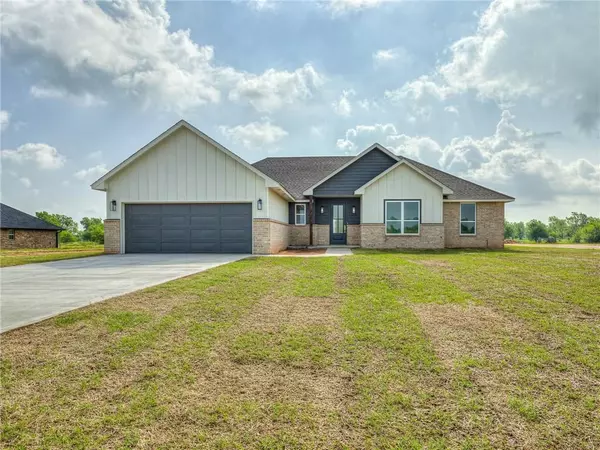 1027 Heritage Hills Drive, Tuttle, OK 73089