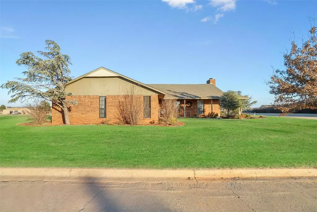 Cordell, OK 73632,133 W Quail Drive