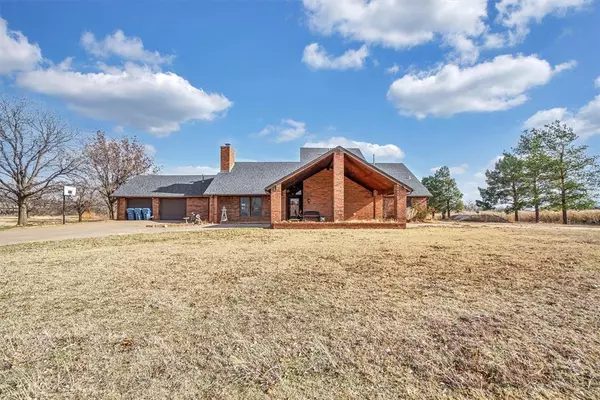 1 Holly Lane, Cordell, OK 73632