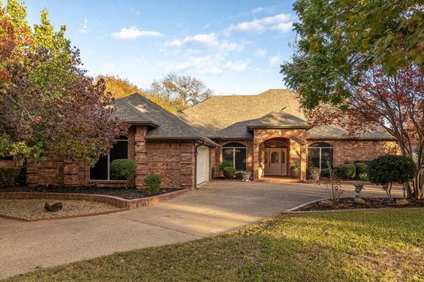 5009 Bueno Drive, Granbury, TX 76049