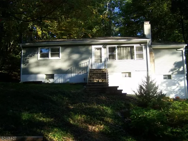 60 Greenhill Rd, Vernon Twp., NJ 07419