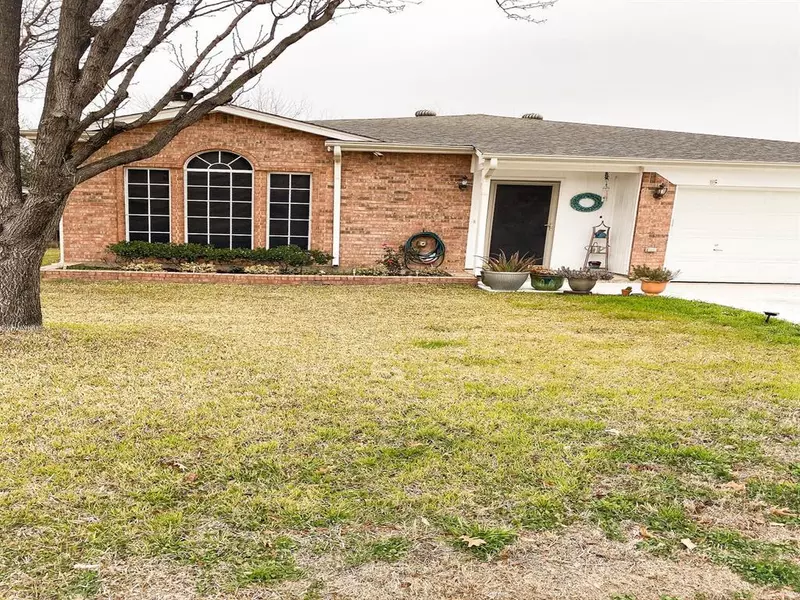 924 Wrigley Way, Saginaw, TX 76179