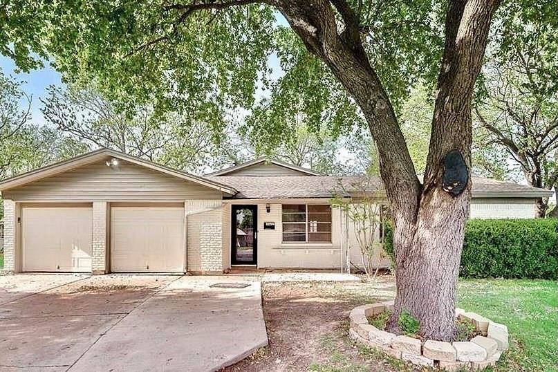 304 Thompson Court, Saginaw, TX 76179