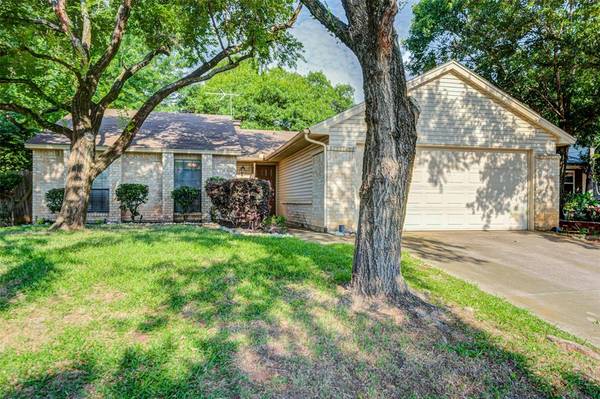 2605 Underwood Lane, Euless, TX 76039