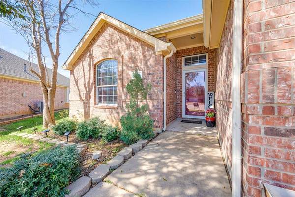 117 Brookbank Court, Crowley, TX 76036