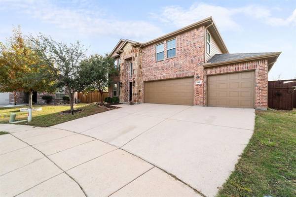 809 Waller Drive, Fate, TX 75087