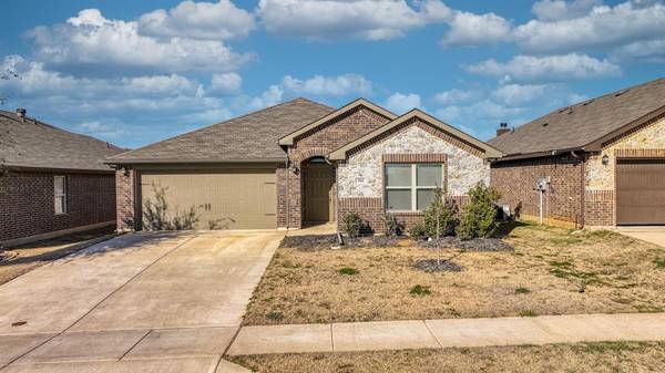 904 Deer Valley Drive, Weatherford, TX 76087