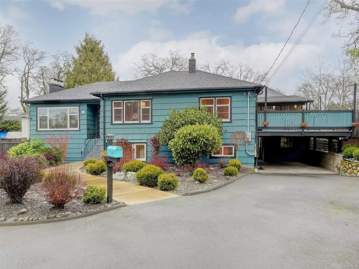 Saanich, BC V8X 1S2,3771 Winston Cres