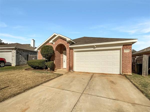 5511 Alta Verde Circle, Arlington, TX 76017