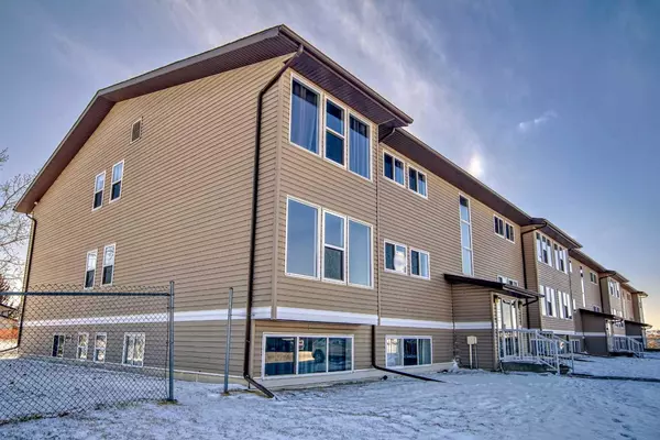 Airdrie, AB T4A1Z7,101 Big Hill WAY SE #233