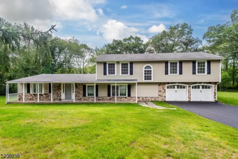 Denville Twp., NJ 07834,8 Rose Ct