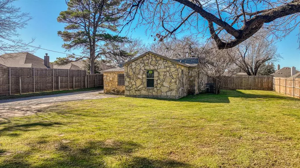 529 Kimbrough Road, Azle, TX 76020