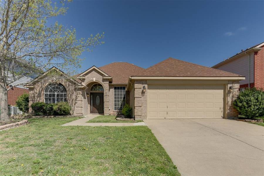 5017 Blanco Drive, Haltom City, TX 76137