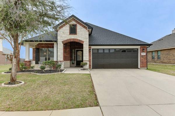 8220 Tierra Del Sol Road, Arlington, TX 76002