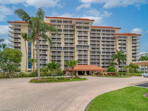 Marco Island, FL 34145,180 Seaview CT 612