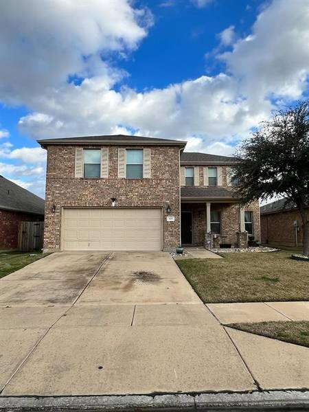 925 Bee Creek Lane, Fort Worth, TX 76120