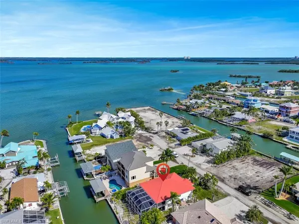 Fort Myers Beach, FL 33931,241 Egret ST