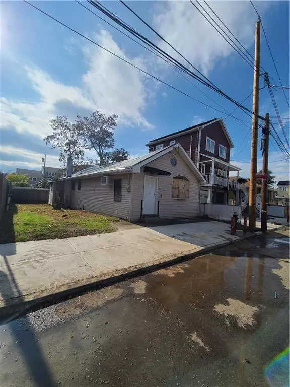 Staten  Island, NY 10306,32 Topping ST