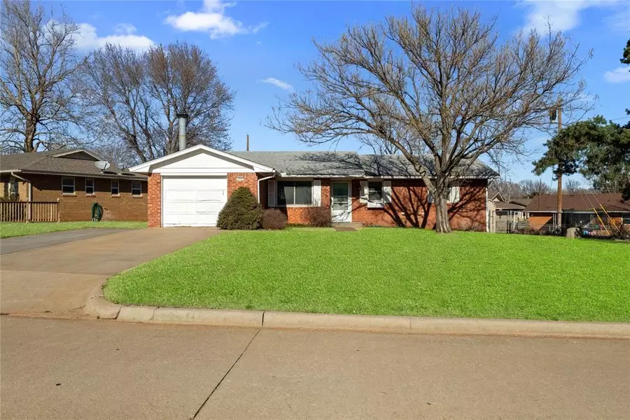 504 N 1st Street, Weatherford, OK 73096