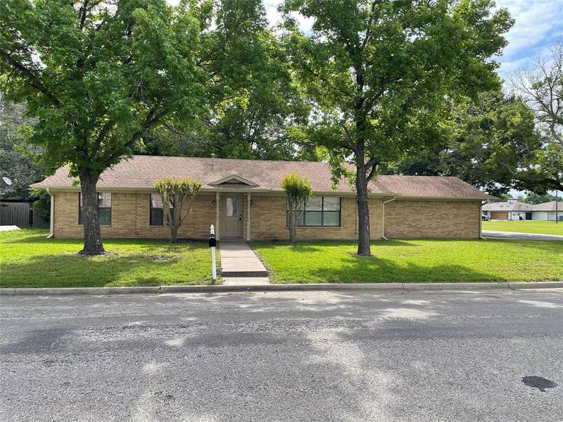 2100 Albert Broadfoot, Bonham, TX 75418