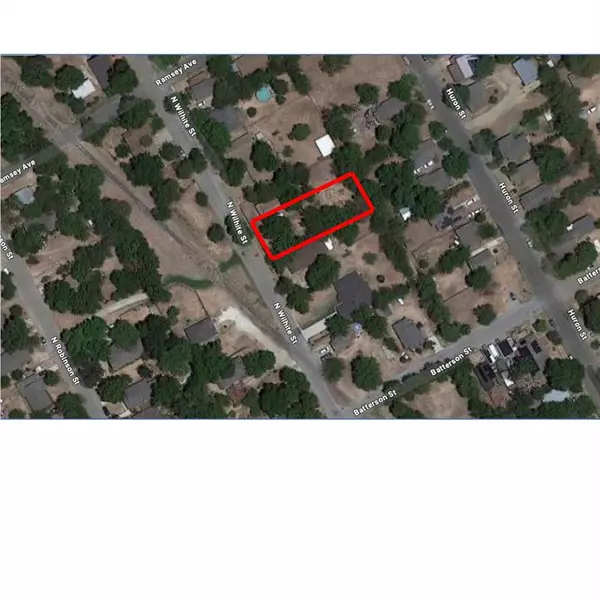 1512 N Wilhite Street, Cleburne, TX 76031