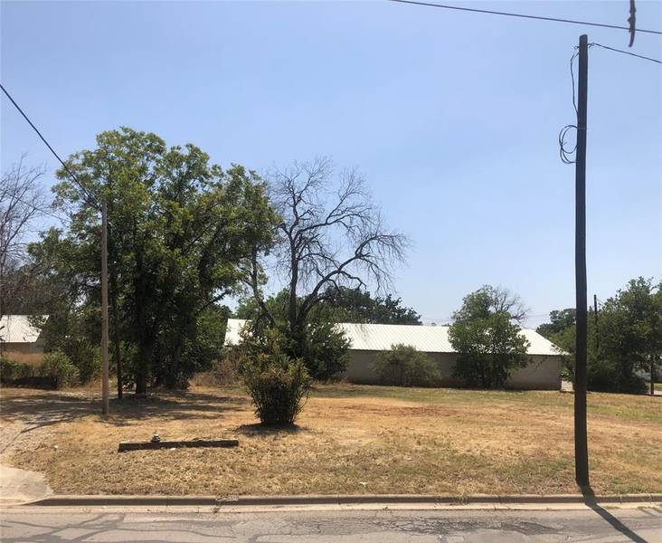 805 3rd Street, Brownwood, TX 76801