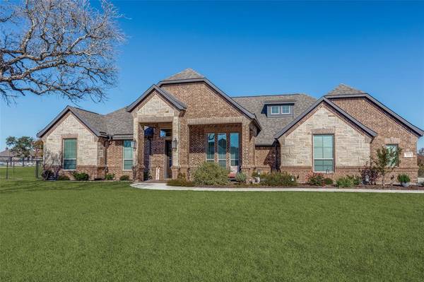 332 Oak Meadow Lane, Weatherford, TX 76085