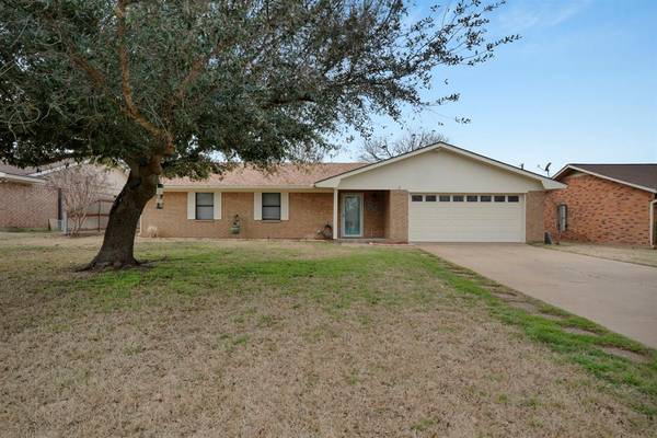 1442 N Dale Avenue,  Stephenville,  TX 76401