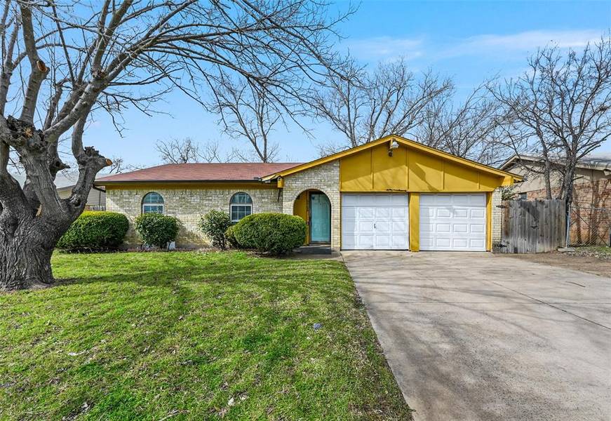 6908 Griggs Street, Forest Hill, TX 76140