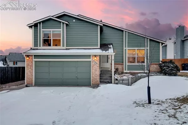 2255 Pale Moon DR, Colorado Springs, CO 80919