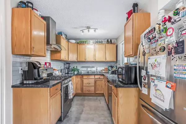 Calgary, AB T2W3J4,3507 Cedarille DR SW