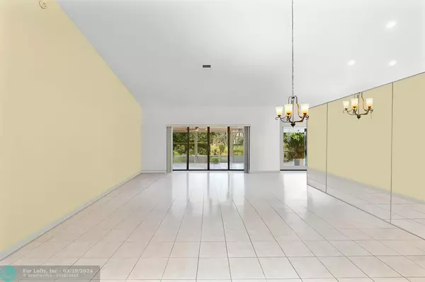 Boynton Beach, FL 33437,9735 Sun Pointe Drive