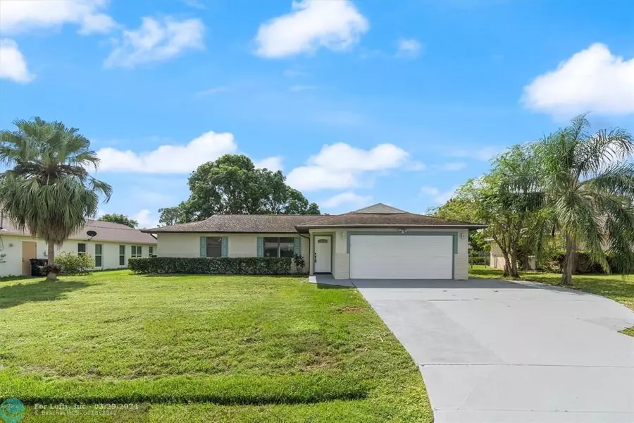 358 NE Genesee Ave, Port St Lucie, FL 34983