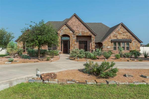 305 Steppes Court, Brock, TX 76087