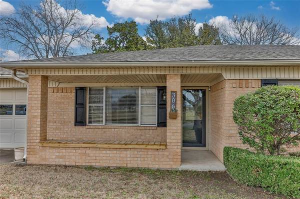 Gainesville, TX 76240,306 Elmwood Street