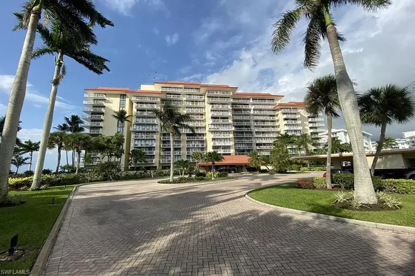 Marco Island, FL 34145,180 Seaview CT 111