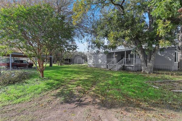 1135 Ridgeview Circle, Granbury, TX 76048