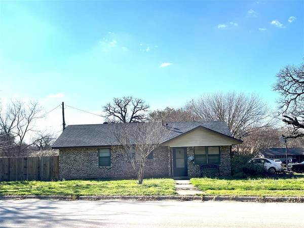 600 Simmons Drive, Euless, TX 76040